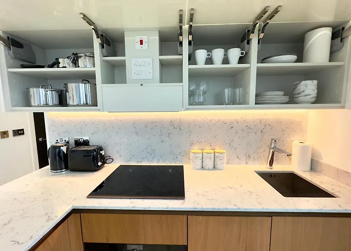 Tower Bridge, London Luxury Flat With Beautiful Garden Views